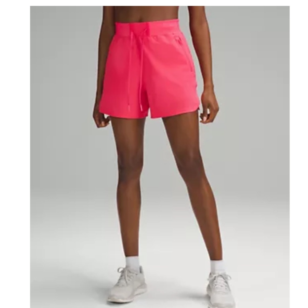 Lululemon 🍋 License to Train 4in shorts NWOT in Lip Gloss Pink